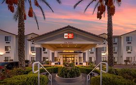Best Western Plus Lake Elsinore Inn&Suites